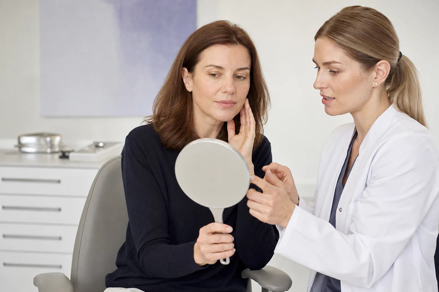 Consultation médicale avant d’éventuelles injections d’acide hyaluronique