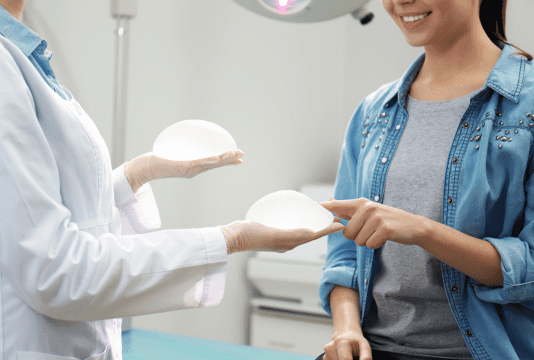 Consultation sur les implants mammaires en médecine esthétique