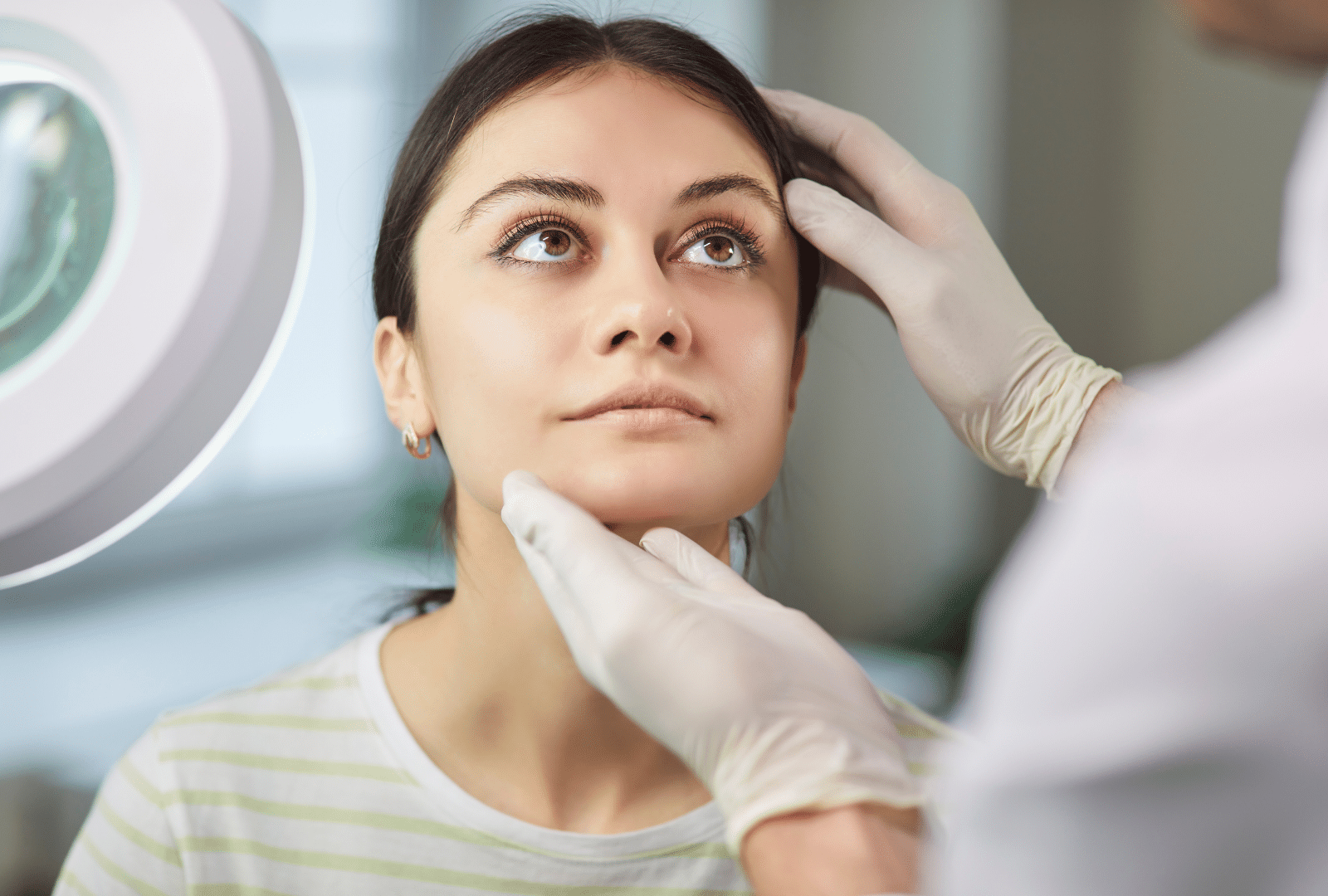 Consultation avant chirurgie esthétique