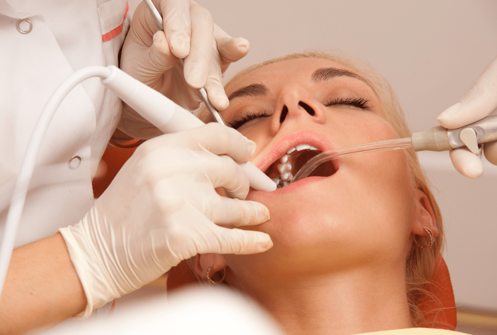 Consultation dentaire avec soins bucco-dentaires