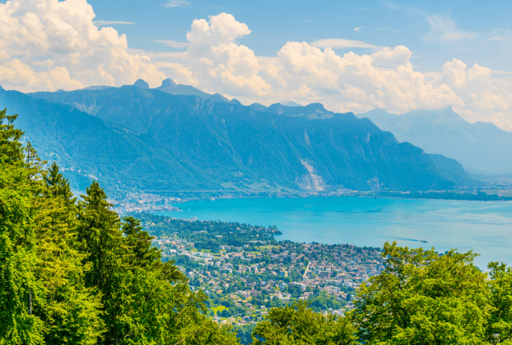 Vue panoramique sur le lac Léman